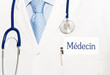 image présentant un médecin avec une cravate bleu pour assurance mutuelle santé