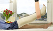 image représentant la jambe d'un patient portant un platre